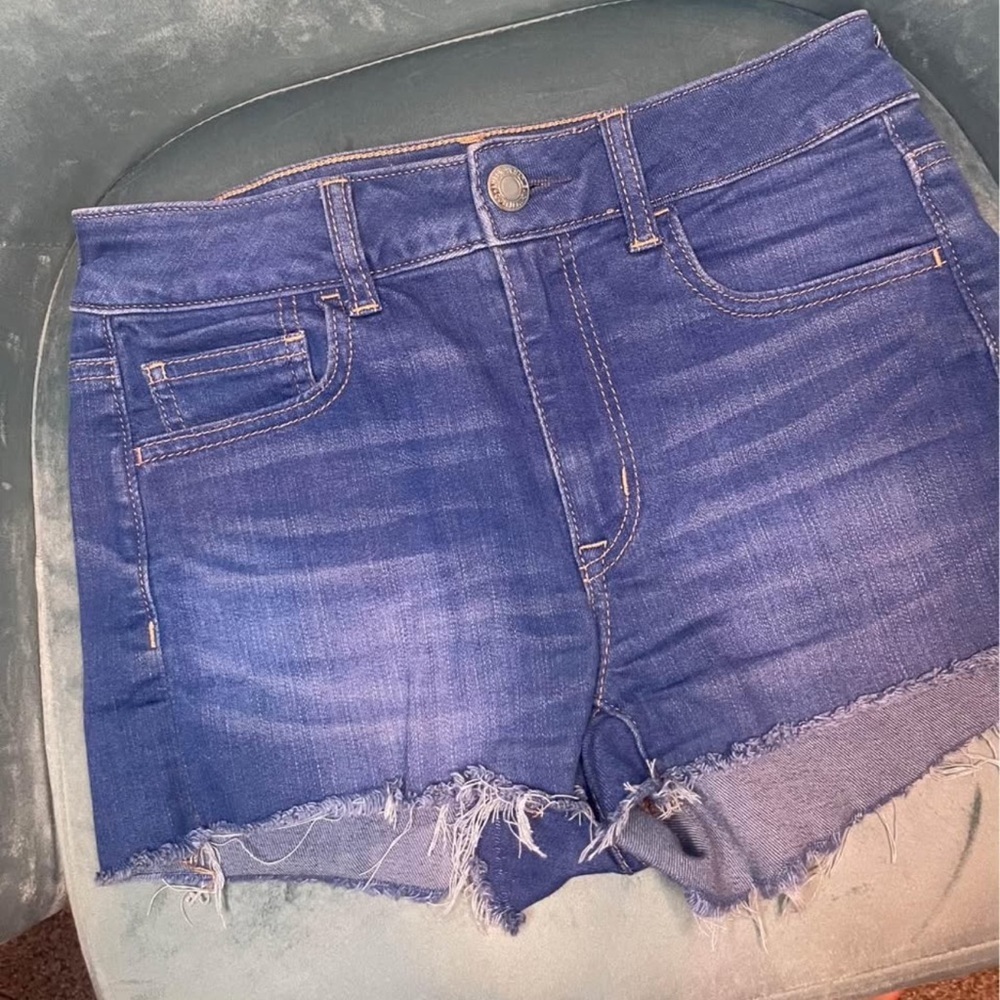 American eagle hi-rise shortie medium wash size 4